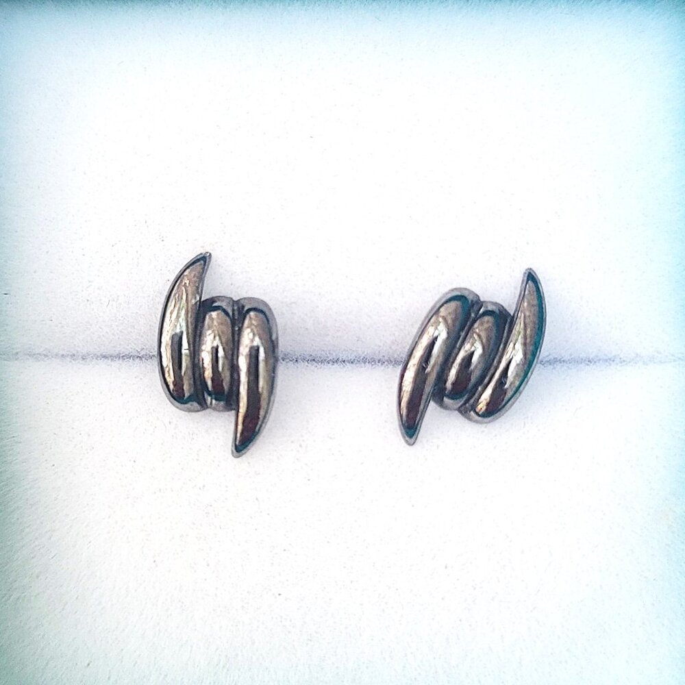 Stephen Webster Forget Me Knot Stud Earrings - Sterling Silver Rhodium Plated